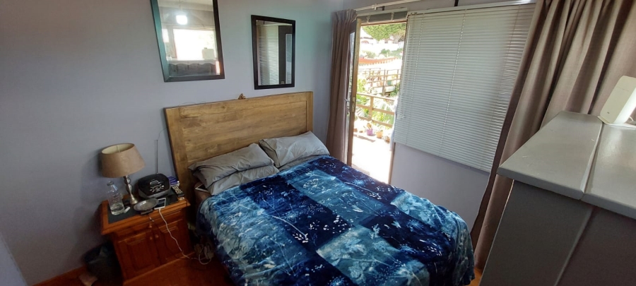 6 Bedroom Property for Sale in Paradise Beach Eastern Cape